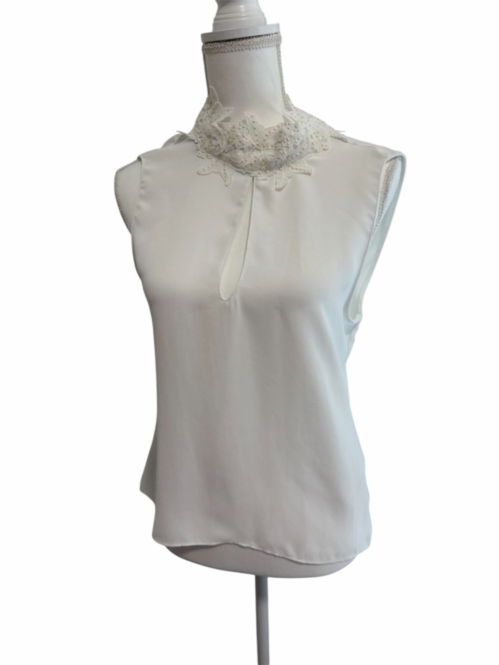 Zara White Lace Mock-Neck Sleeveless Camisole